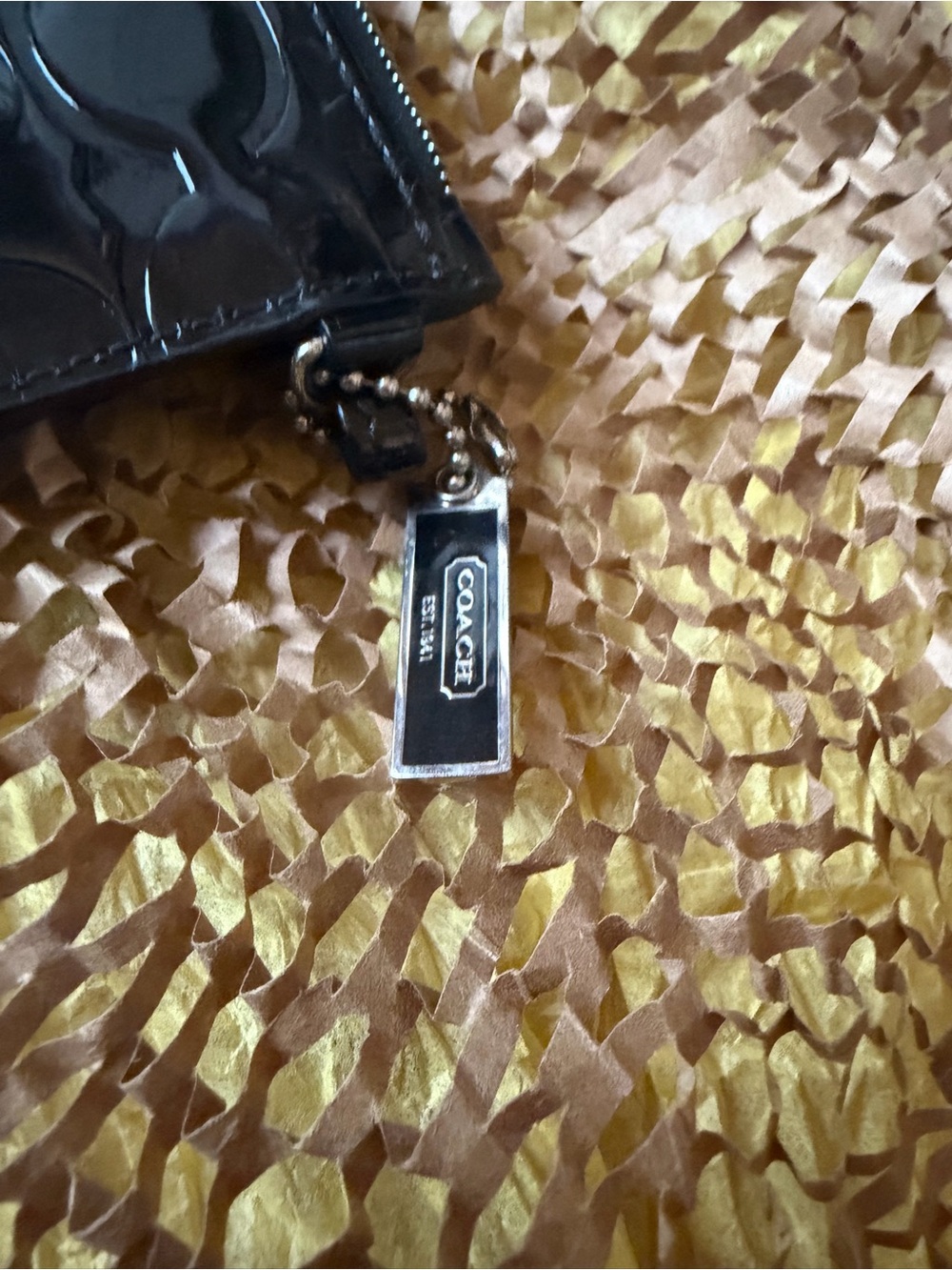 Authentic Coach Black Leather Wristlet with pink interior NO CALLOUTS *HANGTAG - Picture 2 of 3
